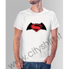 La T-shirt Batman e Superman