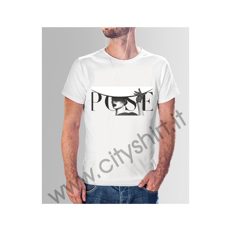 La T-shirt Pose 9 La T-shirt Pose 9