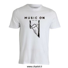 La t-shirt Music on 4